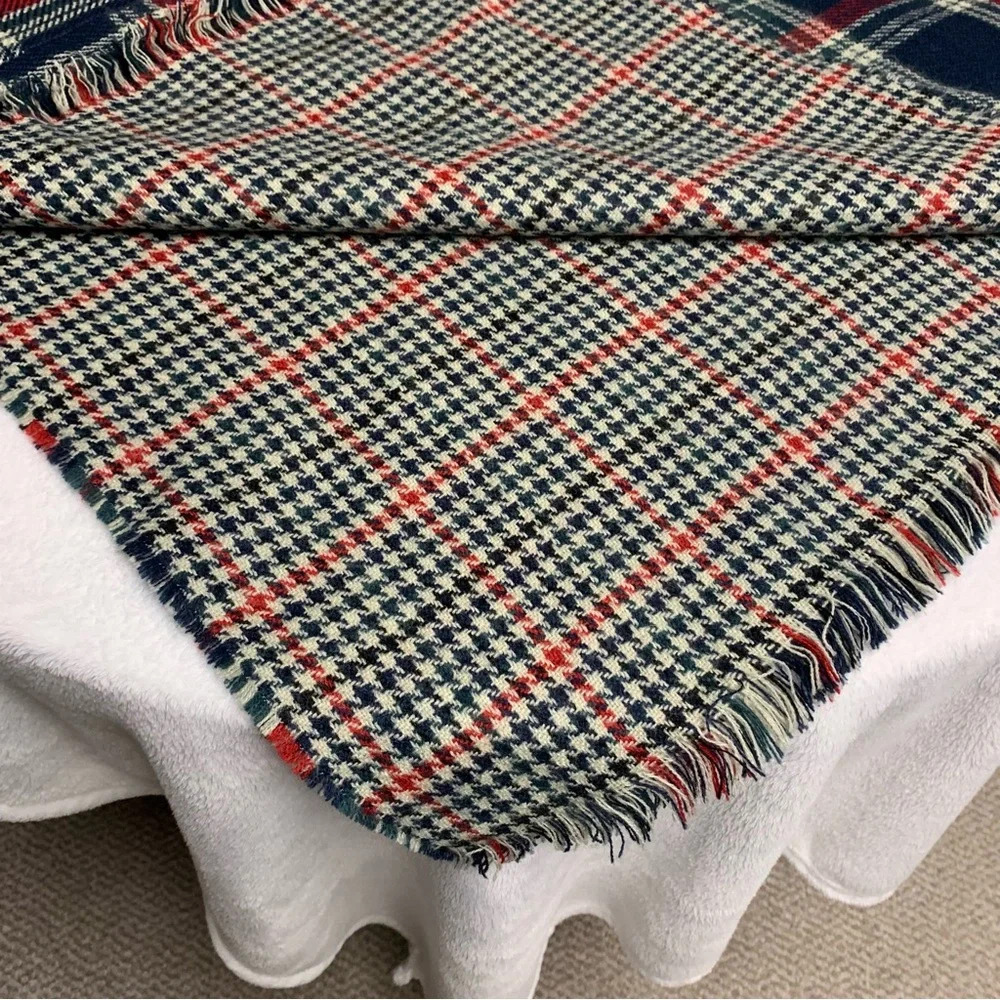Plaid one size Poncho green/red/blue with fringe - Picture 2 of 6